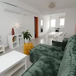 Sot Orange Hut