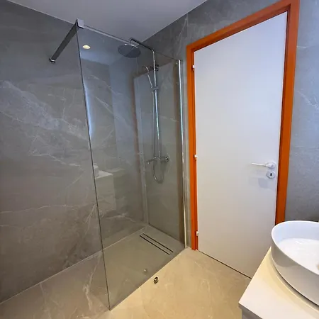 Sot Orange Hut